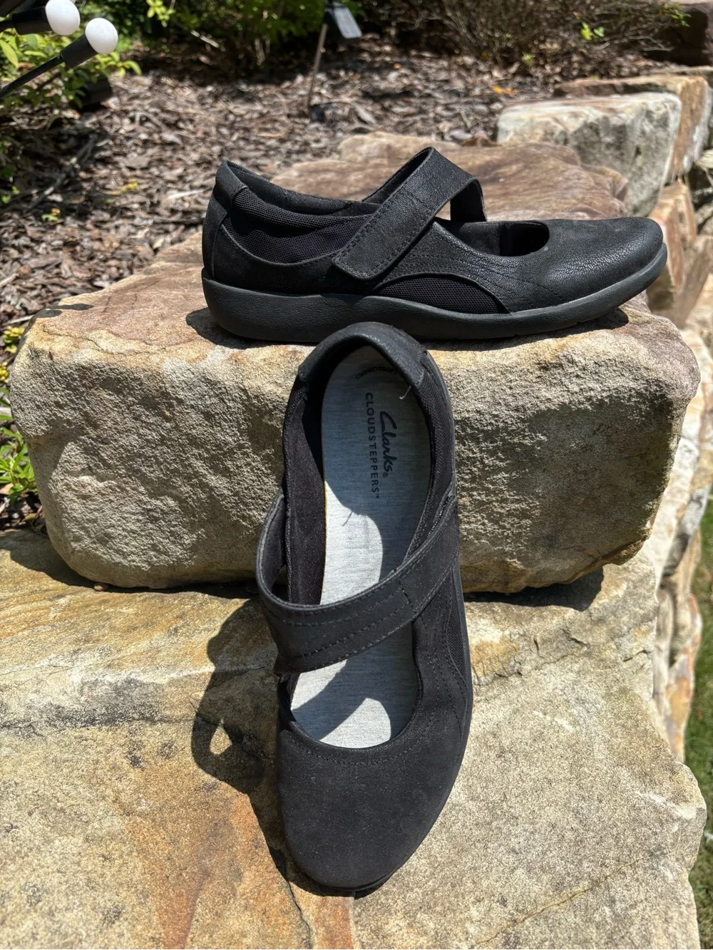 Clarks Sillian 2.0 Bella Nubuck Mary Jane Strap Loafers Size 9 Like NEW